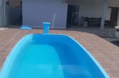 Casa com 3 quartos para alugar na Avenida Capanema, Coroados, Guaratuba