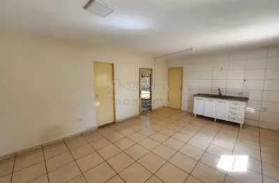 Casa zona rural com 02 dormitórios, 01 vaga de garagem coberta no bairro estância alvorada.