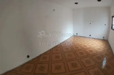 Casa no bairro dom lafayete com 03 dormitórios e 02 vagas de garagem.