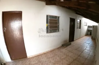 Casa de fundos de 2 dormitórios na vila nossa senhora aparecida