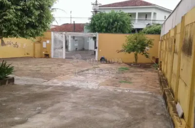 Vila são judas tadeu - casa com 2 dorms, sendo 1 suite, sala, coz, 2 wcs, varanda, amplo quintal, forro em laje, pisos em cerâmica