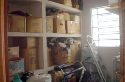 Boa vista - trata-se de uma casa muito bem localizada no bairro, ficando do lado sombra, perto de vários tipos de comércios