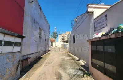 Área venda no parque industrial com 9 casas separadas