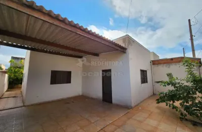 Casa para venda na cidade de guapiaçu com 3 dormitórios e 2 vagas de garagem coberta.