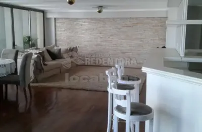 Apto perto da andaló - 1 por andar, intermediário, vista muito boa de todas as janelas