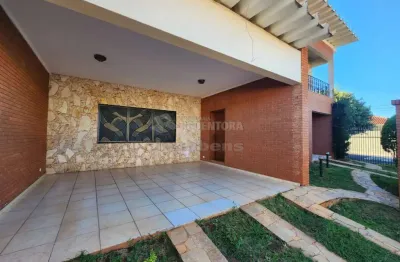 Vila curti, casa sobrado com 03 dormitórios todos tipo apartamento e com armários