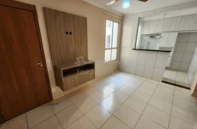 Apartamento de 2 dormitórios com armários no rios di itália