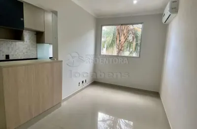 Apartamento com 02 dormitórios, rico em armários no condomínio spazio rio pérola.