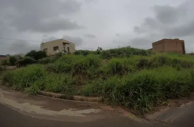 Terreno à venda no Jardim Menezes, Bady Bassitt 