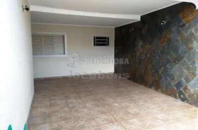 Locação de casa localizada no bairro vila são judas tadeu com 3 quartos.