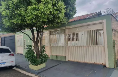 Eldorado casa térrea de 3 dormitórios com ótimo terreno