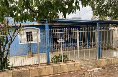 Casa no bairro anchieta com 02 dormitórios e 01 vaga de garagem.