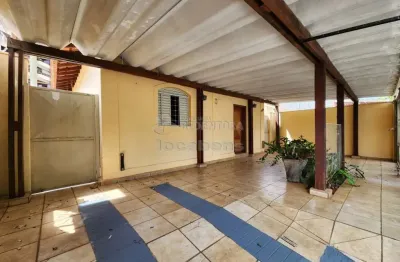 Boa vista - excelente casa com 03 dormitórios sendo 01 tipo apartamento