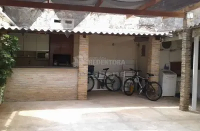 Casa e galpão - de fundos na boa vista - terreno de 277m²