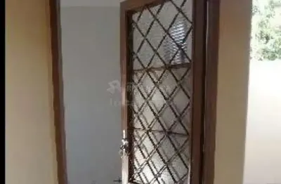 Jardim bianco - casa com 2 dorms, sala, coz, wc, quintal, garagens cobertas, portão basculante eletrônico, pisos em cerâmica