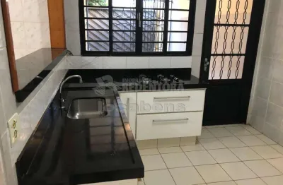 Jardim caparroz casa assobradada contendo 3 dormitórios sendo 1 tipo apartamento.