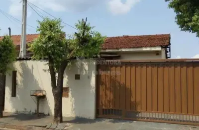 Imóvel com 2 casas (frente e fundos) no jardim maria lúcia