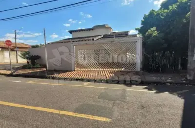 Tarraf ii - casa com 3 dormitórios, sendo 1 suite, localização privilegiada, rua no meio do bairro, esquina