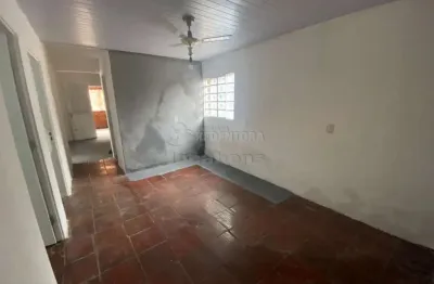 Casa residencial jardim santo antônio contendo 03 dormitórios