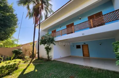 Casa de 04 dormitórios com armários no bairro jardim aclimação