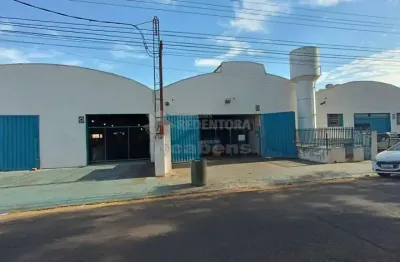7 barracões e escritório comerciais com ótima localização