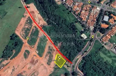 Área comercial próximo ao anel viário com possibilidade de construção de predinhos / barracão
