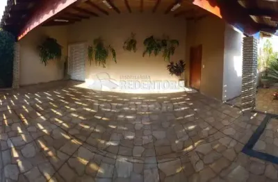 Amoras 1 - casa com 3 dorms, sendo 1 apto, sala, coz plan, varanda com churrasqueira