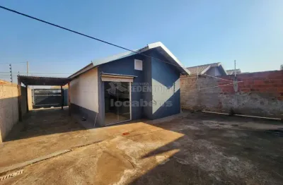 Casa com 02 dormitórios, 01 vaga de garagem no bairro egydio zani.