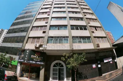 Centro - apartamento com 03 dormitórios sendo todos com armários embutidos