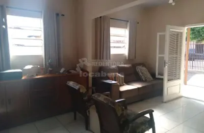 Casa padrão com 2 dormitórios -sala-cozinha - 3 vagas de garagem