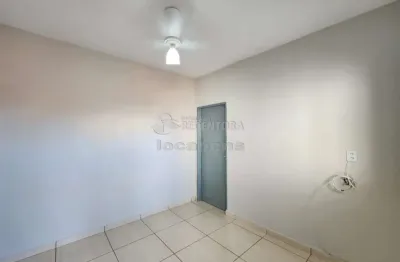 Locação de casa com 2 dormitórios e 1 vaga de garagem para moto localizada no bairro parque industrial.