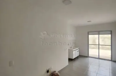 Casa localizada no condomínio garden rni com area fitness e area de lazer.