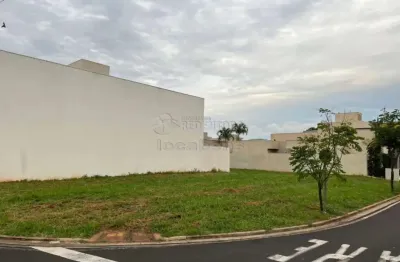 Terreno de esquina frente para área de lazer no village damha iii