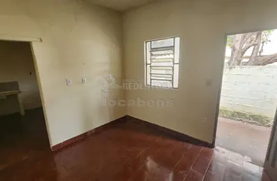 Locação de casa localizada no bairro parque industrial com 02 quartos.