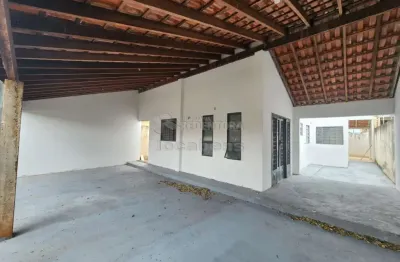 Casa com 03 dormitórios, sendo 01 tipo apartamento no bairro Nato Vetorasso