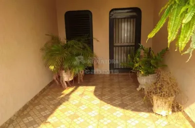 Sobrado em barretos, terreno de 341 m² e 247 m² de construção