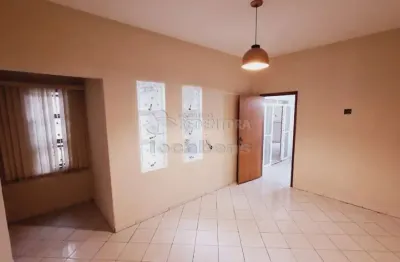 Casa para venda/locação no bairro jardim soraia com 03 dormitórios e 02 vagas de garagem.