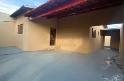Casa de 02 dormitórios e 04 vagas de garagem no bairro santa ana