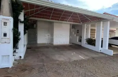 Garden village casa, 3 dormitórios sendo 1 tipo apartamento, 02 vagas de garagem.