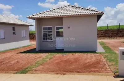 Casa localizada no residencial gumercindo de seta com 2 dormitórios e 2 vagas de garagem.