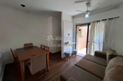 Apartamento mobiliado localizado no borghese boulevard com quintal privativo e cozinha planejada.