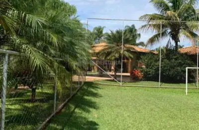 Chácara á venda localizada em condomínio em guapiaçu - sp com 3 dormitórios e 10 vagas de garagem.