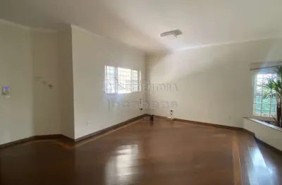 Excelente casa residencial para locação - 3 dormitórios, jardim redentor e 2 vagas de garagens cobertas.