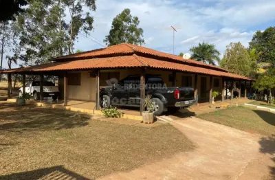 Mirassol - propriedade com 21.350 m² de área mais 620 m² de construção, com lazer e área produtiva, 500 metros do asfalto