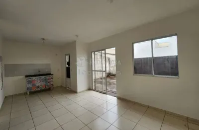 Casa localizada no residencial parque da liberdade ii com 2 dormitorios e 2 vagas de garagem.