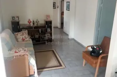 Duas casas à venda localizado no bairro vila nossa senhora do bonfim.