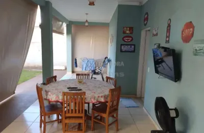 Casa localizada no vila goyos com 02 dormitórios e 04 vagas de garagem.