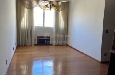 Apartamento localizado no edíficio san remo com 3 dormitorios e 1 vaga de garagem.