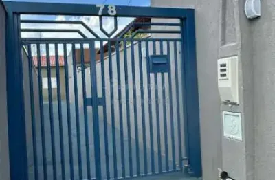 Casa de fundos com 2 dormitórios no bairro jardim marajó.