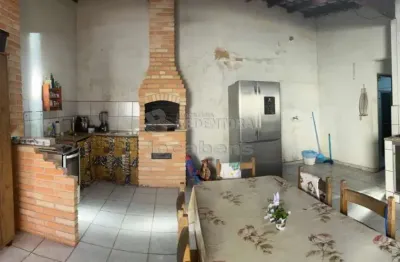 Excelente casa com churrasqueira no conjunto habitacional sj rio preto